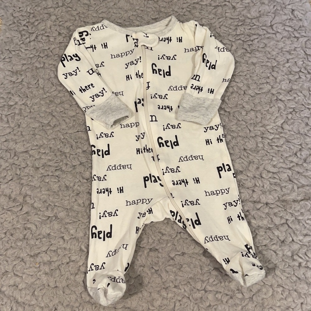 12 Piece Newborn Bundle 💙👶🏼 - Picture 3 of 11